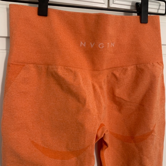 NWOT NVGTN SEAMLESS CONTOUR LEGGINGS ORANGE M - Picture 5 of 5